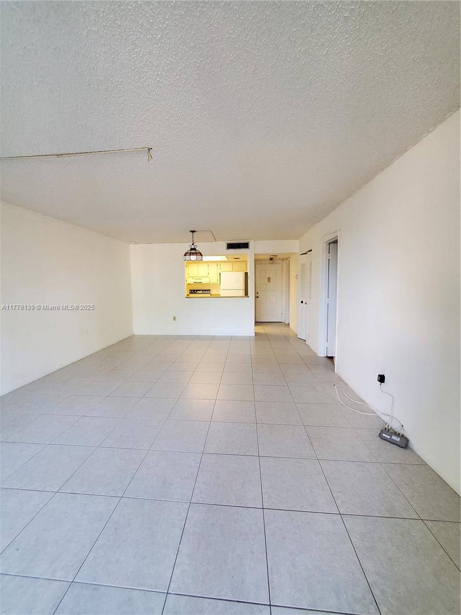 Lauderhill, FL 33319,5550 NW 44th St #111B