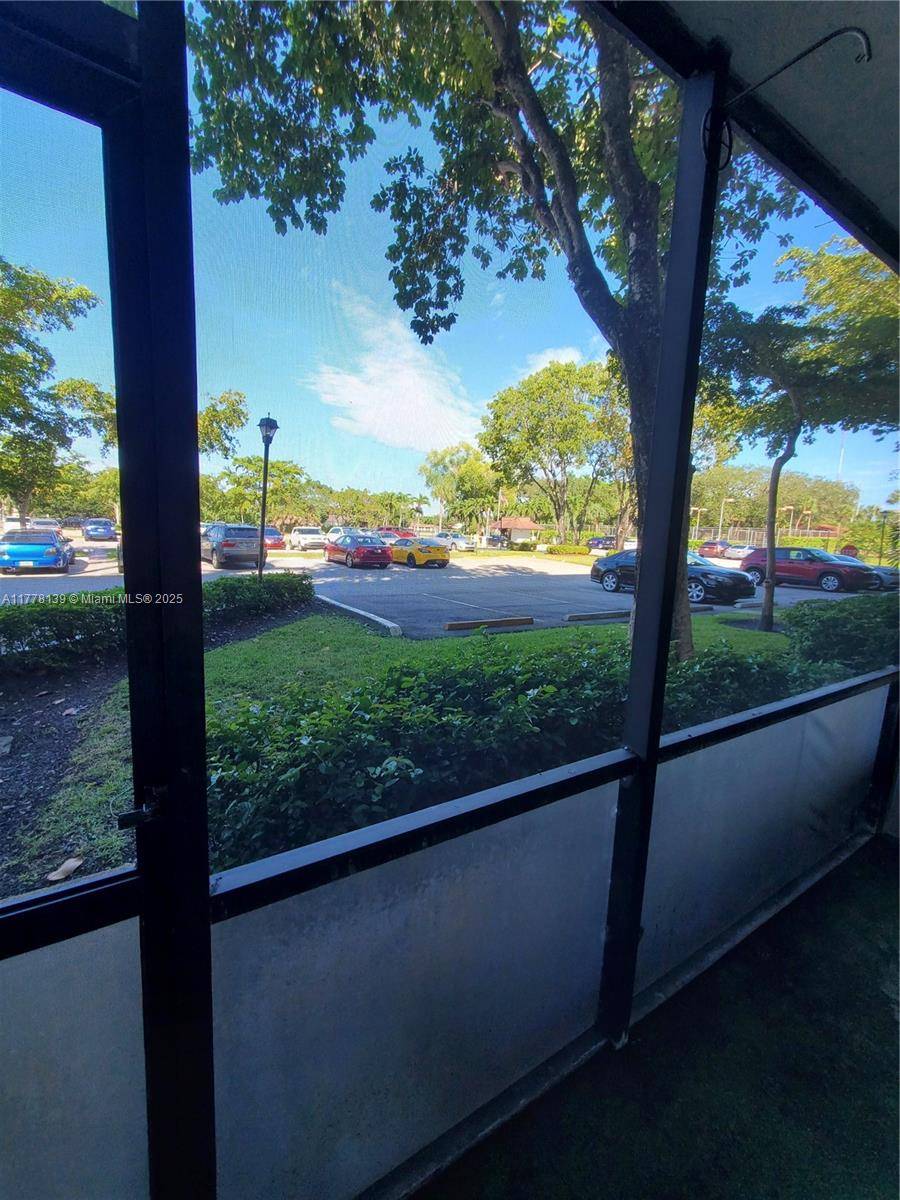 Lauderhill, FL 33319,5550 NW 44th St #111B