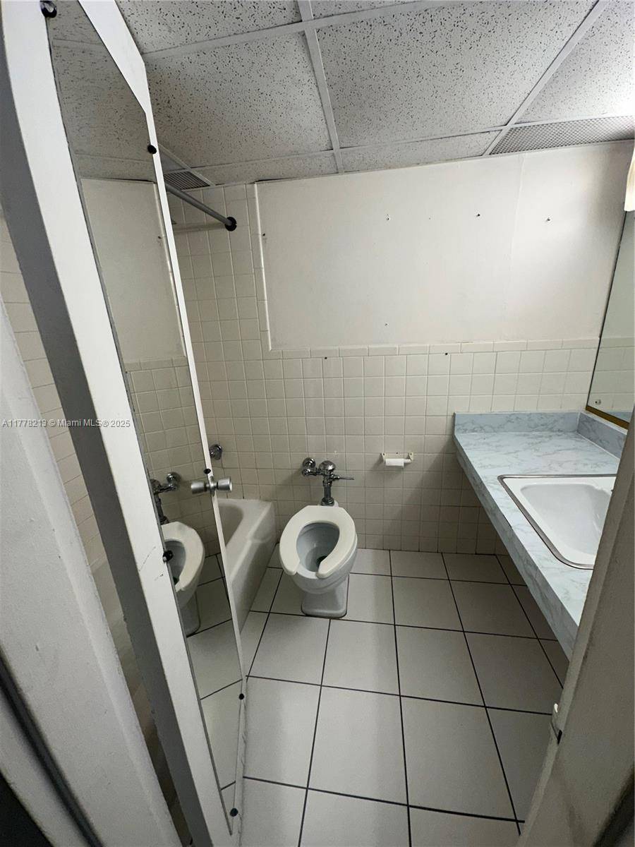 Hallandale Beach, FL 33009,26 Diplomat Pkwy #2380