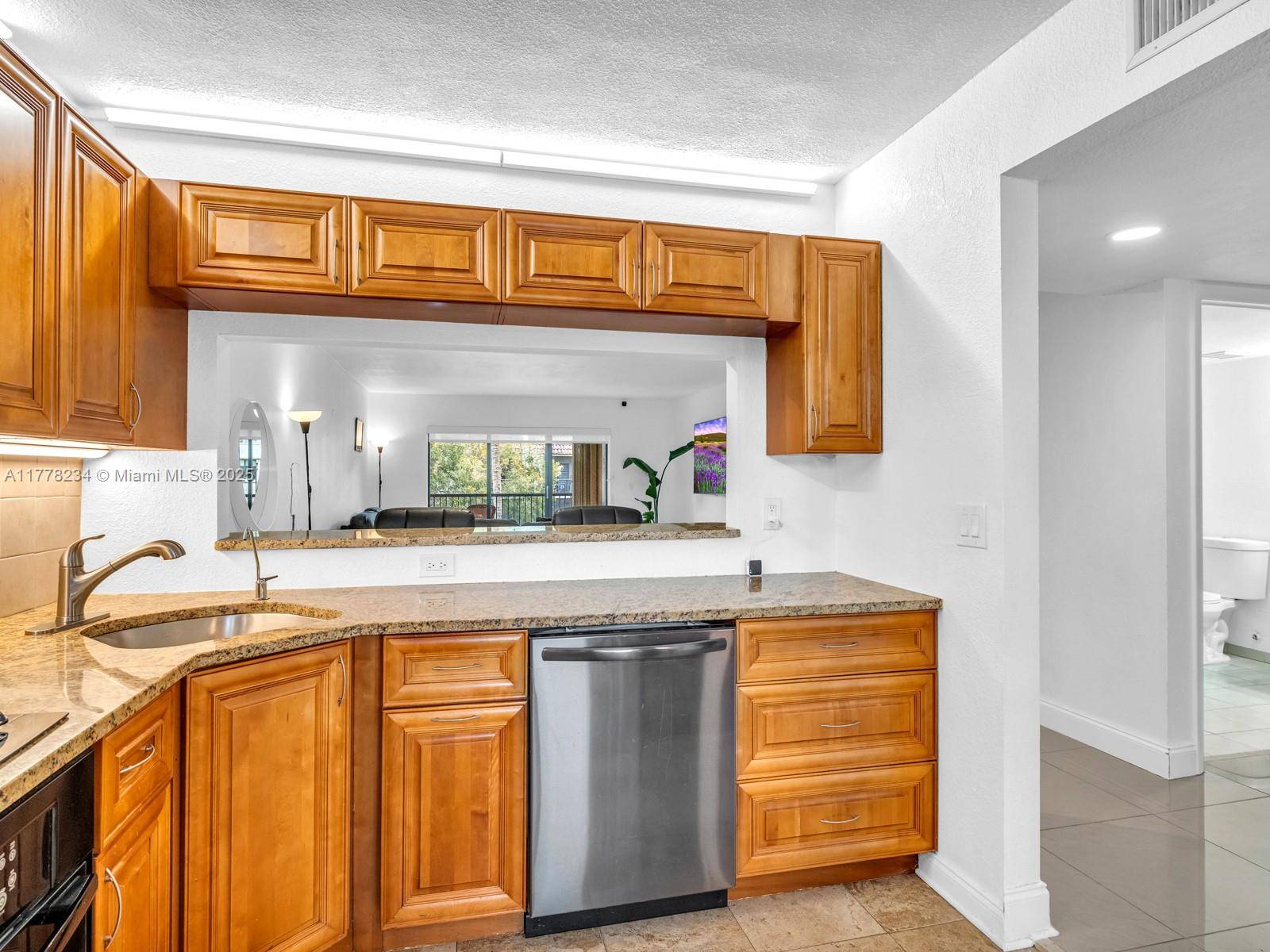 Weston, FL 33326,398 Lakeview Dr #205