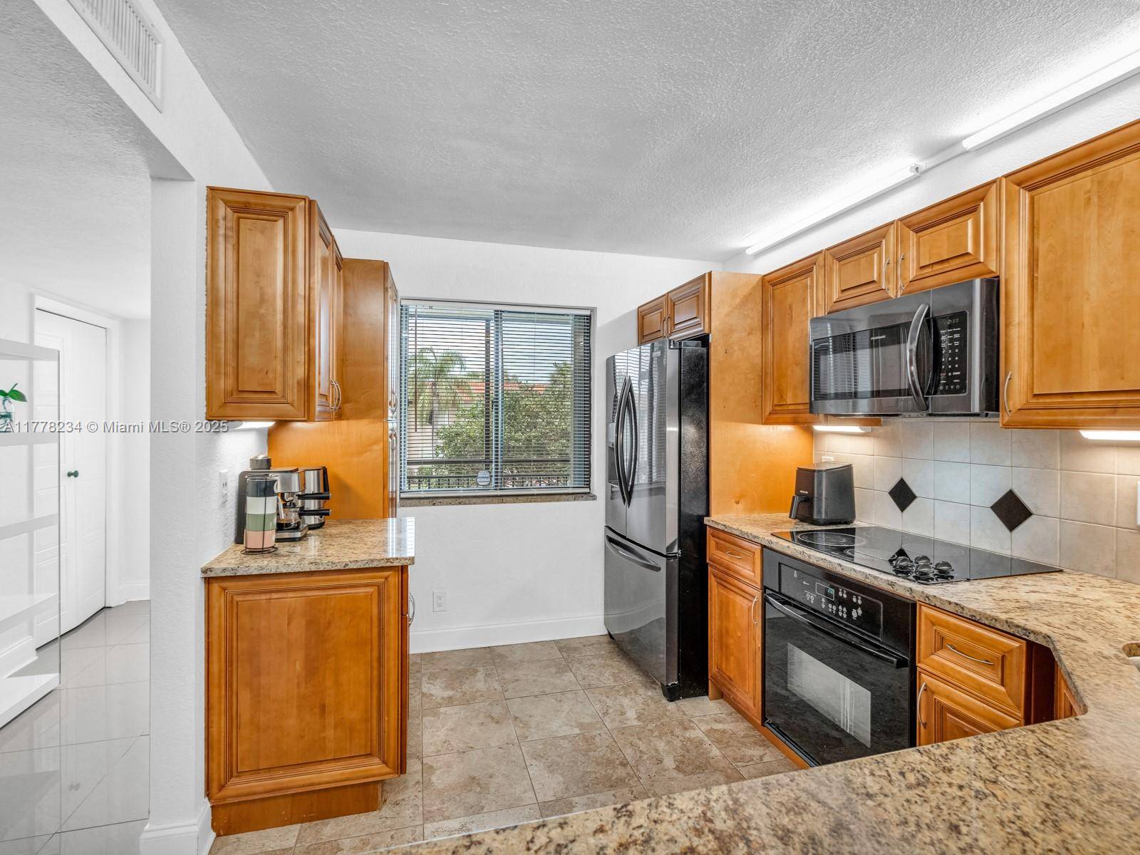 Weston, FL 33326,398 Lakeview Dr #205