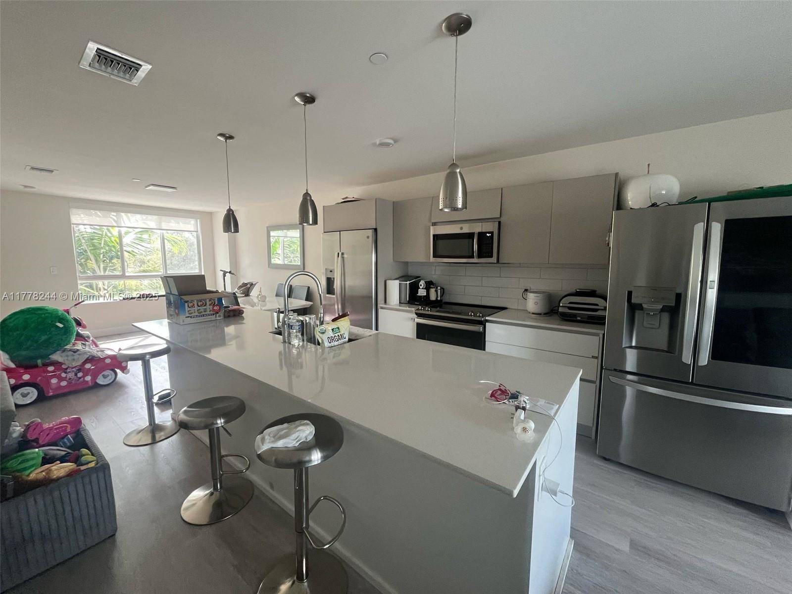 Miami, FL 33180,2505 NE 193rd St #4213