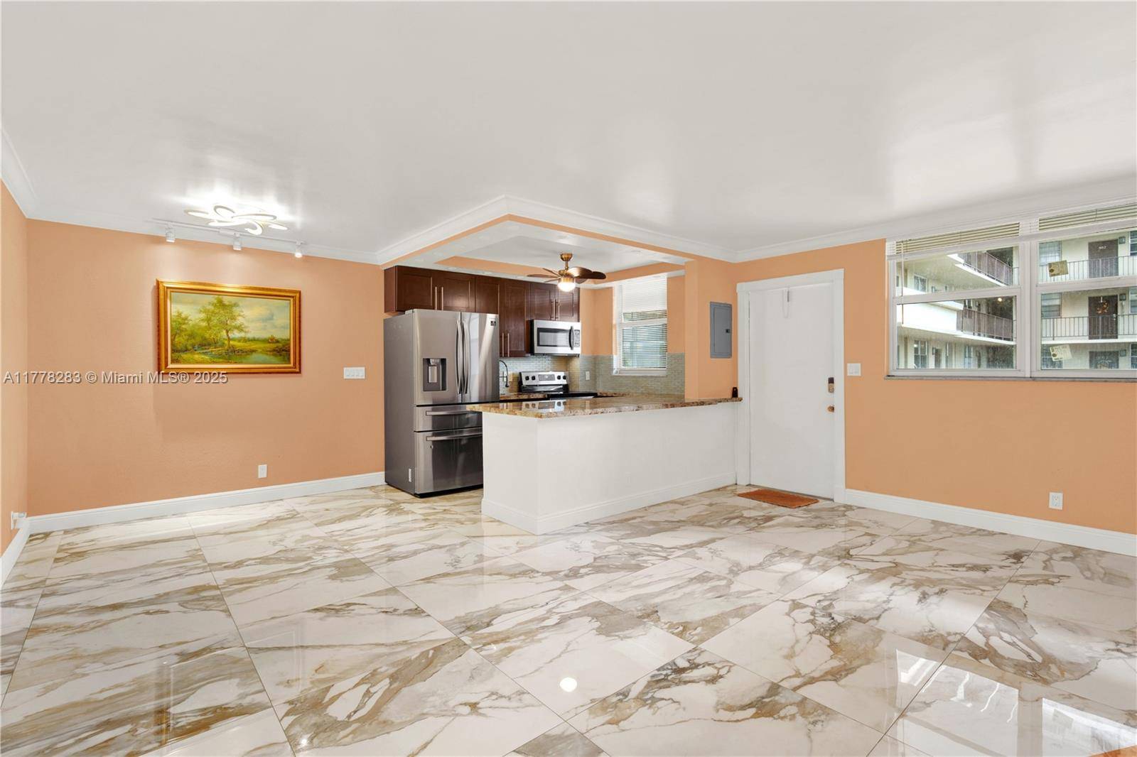 Hollywood, FL 33020,1811 Jefferson St #209