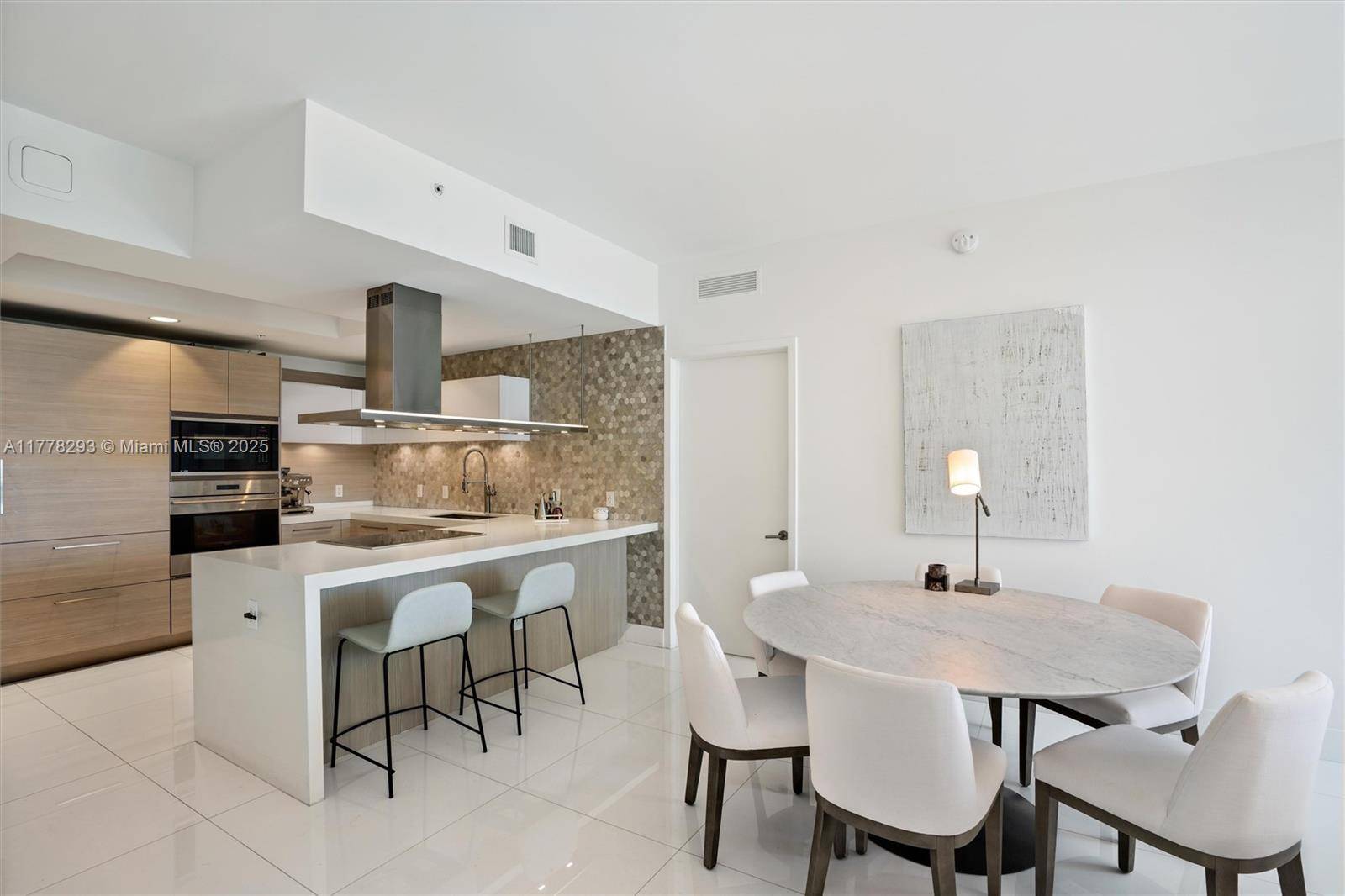 North Miami Beach, FL 33160,17111 Biscayne Blvd #204
