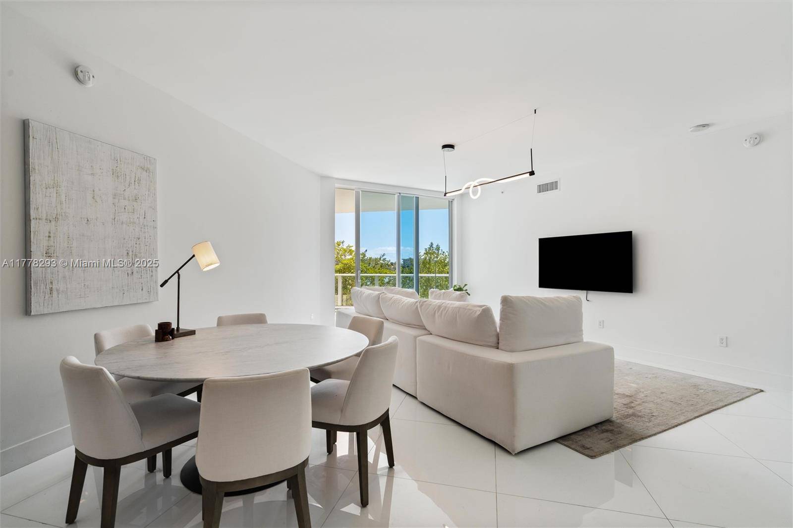 North Miami Beach, FL 33160,17111 Biscayne Blvd #204