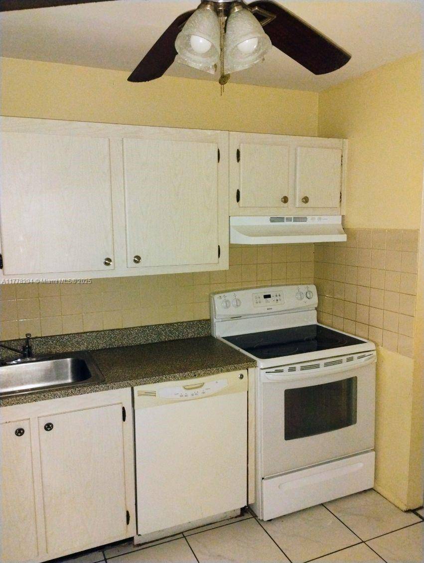 Tamarac, FL 33321,8020 Fairview Dr #309