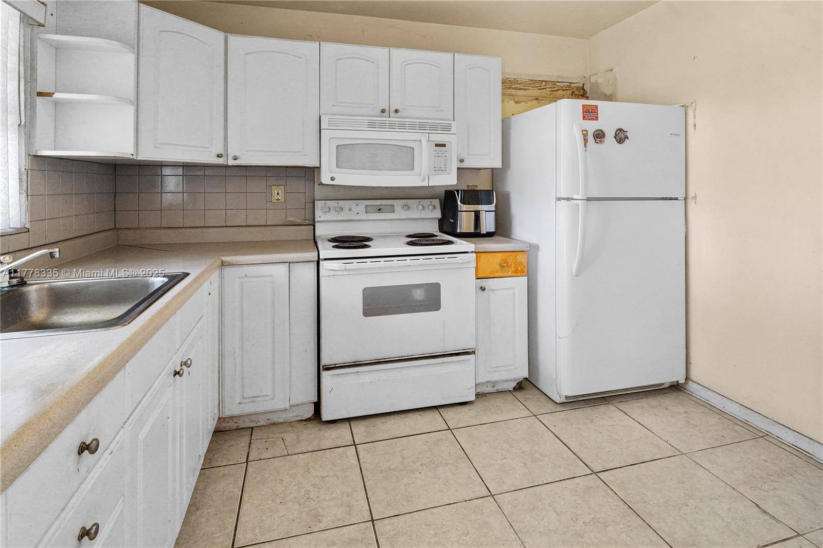 Miami Gardens, FL 33055,20232 NW 39th Ct