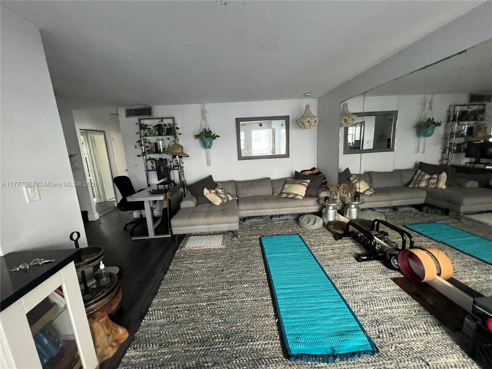 Miami Beach, FL 33139,221 Meridian Ave #206
