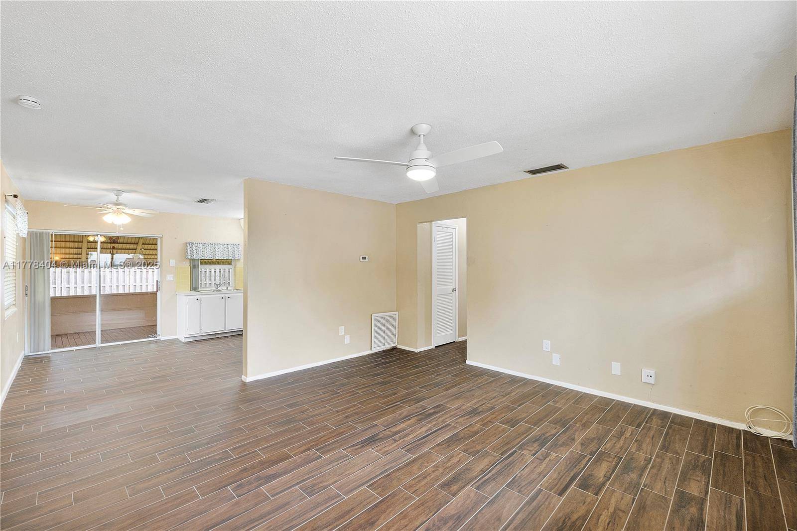 Sunrise, FL 33322,8391 NW 27th Pl