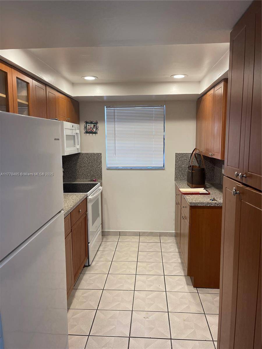 Hialeah, FL 33016,2744 W 60th St #51