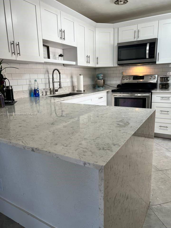 Pompano Beach, FL 33064,1640 NE 33rd St