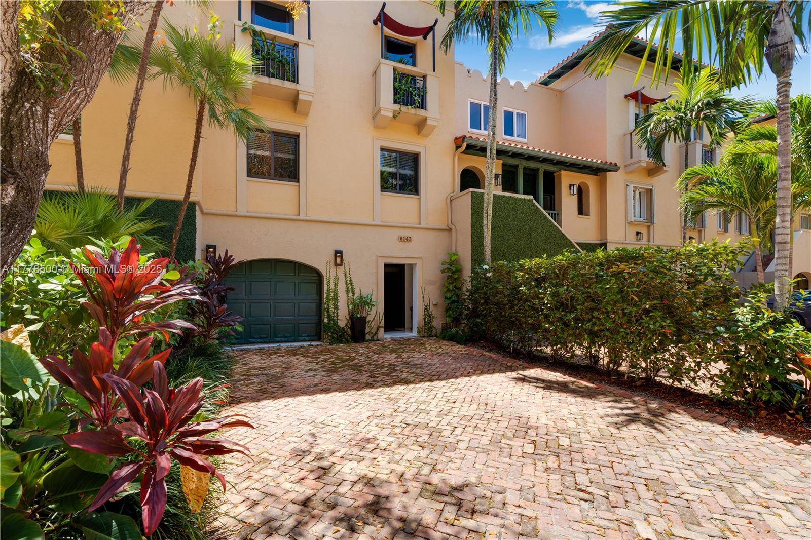 Palmetto Bay, FL 33157,6147 Paradise Point Dr #6147