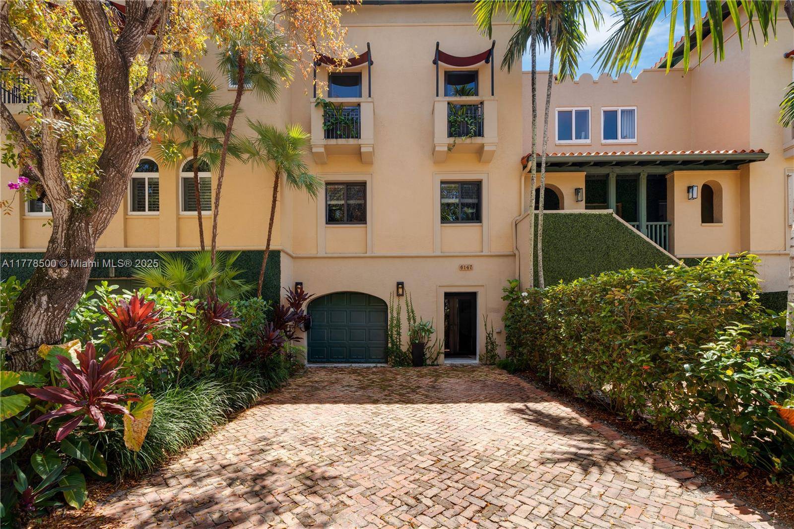Palmetto Bay, FL 33157,6147 Paradise Point Dr #6147