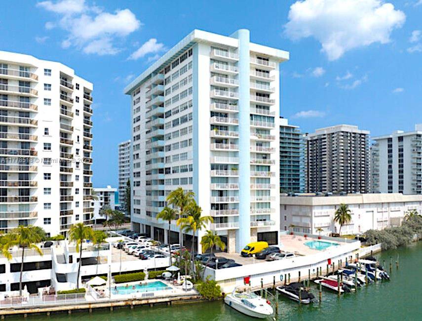 Miami Beach, FL 33140,5838 Collins Ave #2D