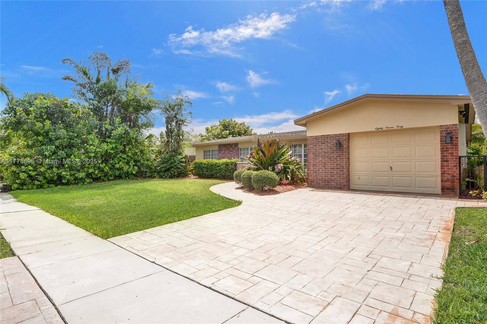 Pembroke Pines, FL 33024,8740 NW 19th St
