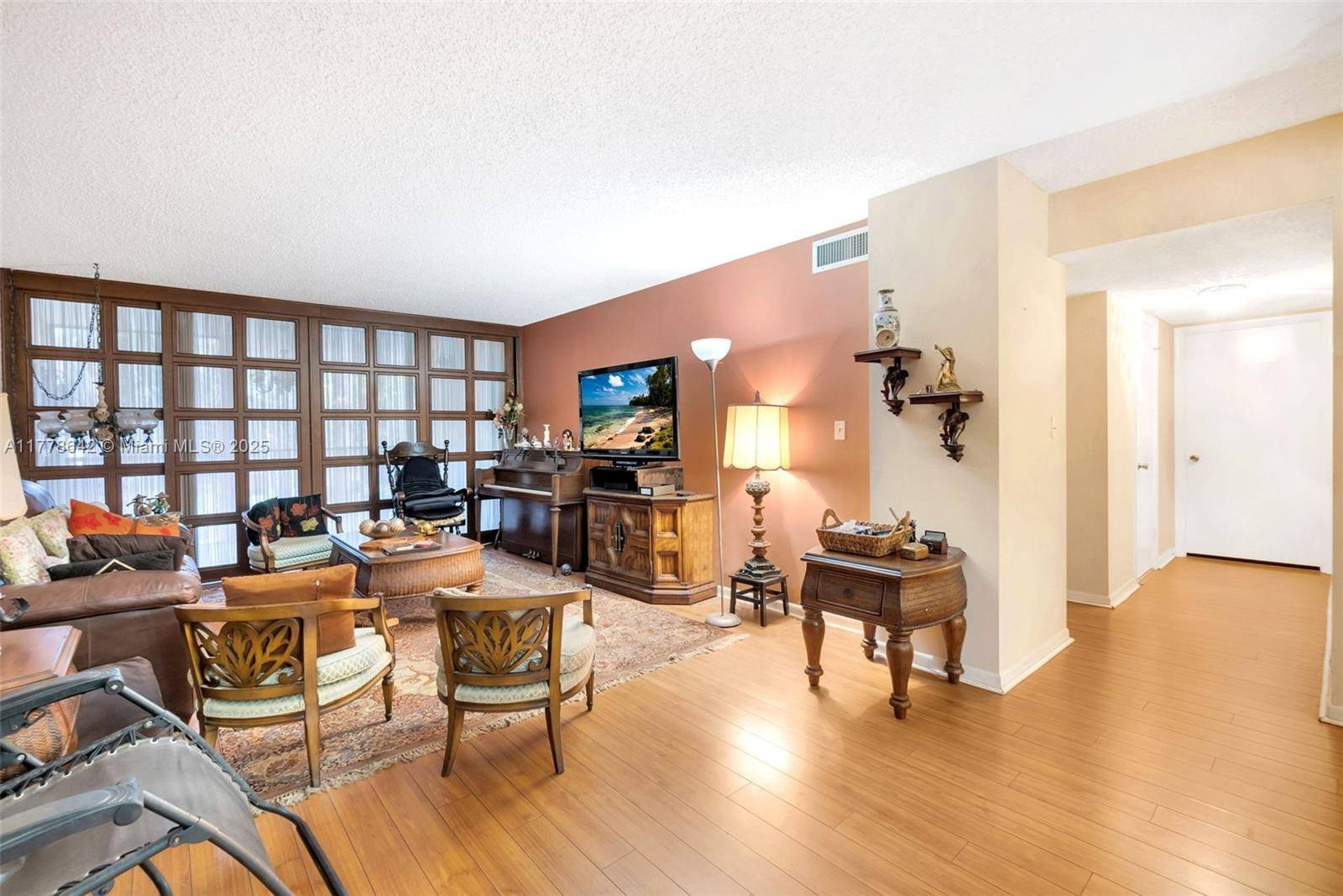 Hollywood, FL 33021,2812 N 46th Ave #G367