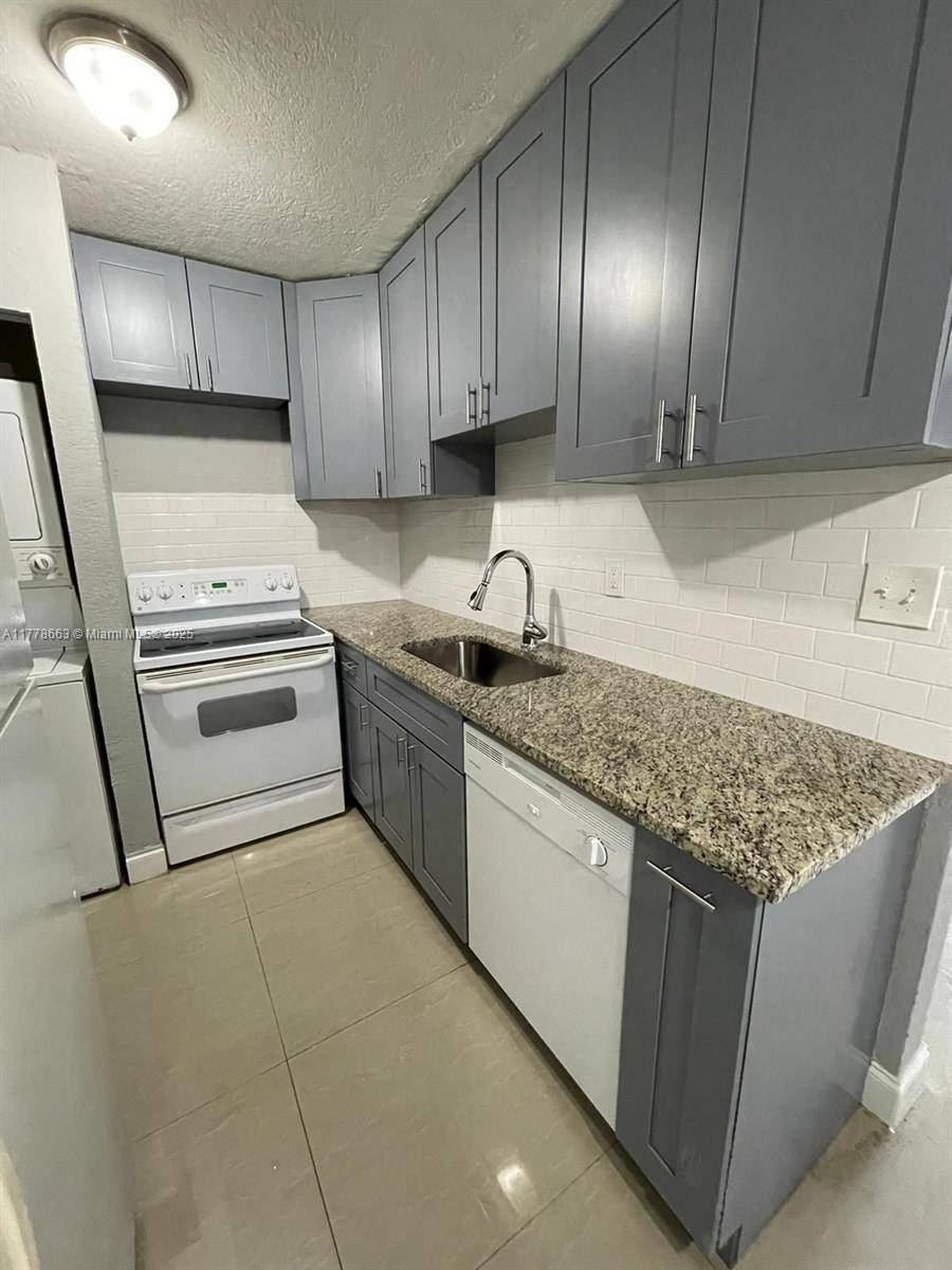 Pompano Beach, FL 33069,2720 NW 2nd St