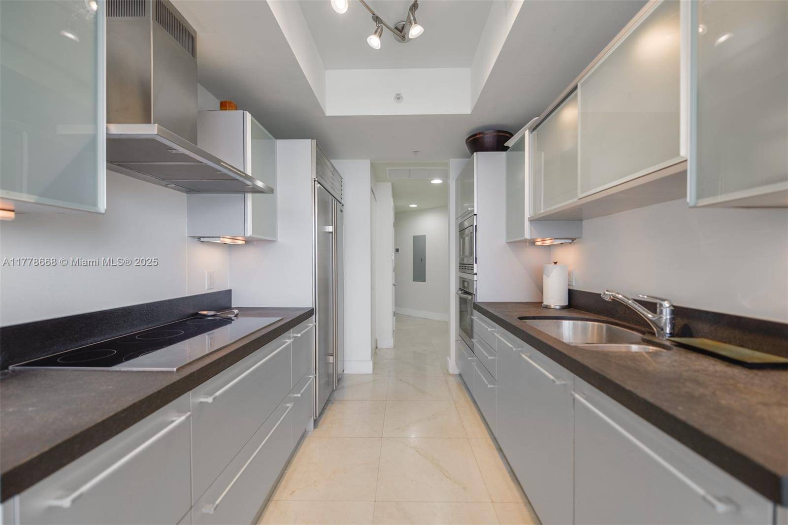 Sunny Isles Beach, FL 33160,18201 Collins Ave #901A