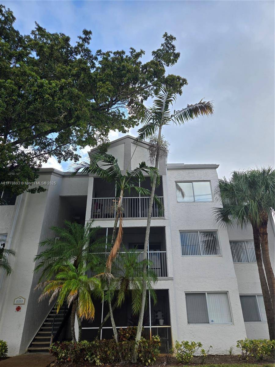 Tamarac, FL 33319,5780 Rock Island Rd #363