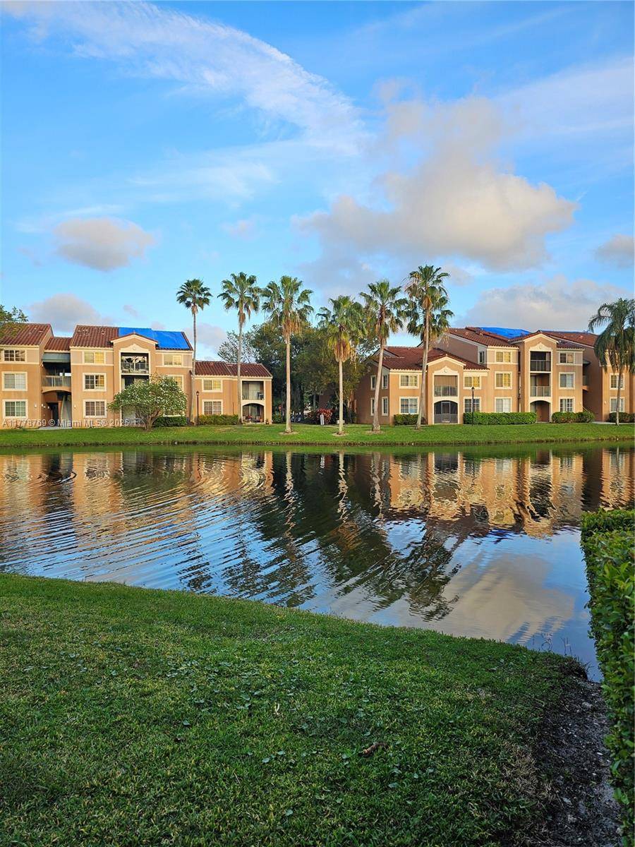 Coconut Creek, FL 33073,4832 N State Road 7 #101
