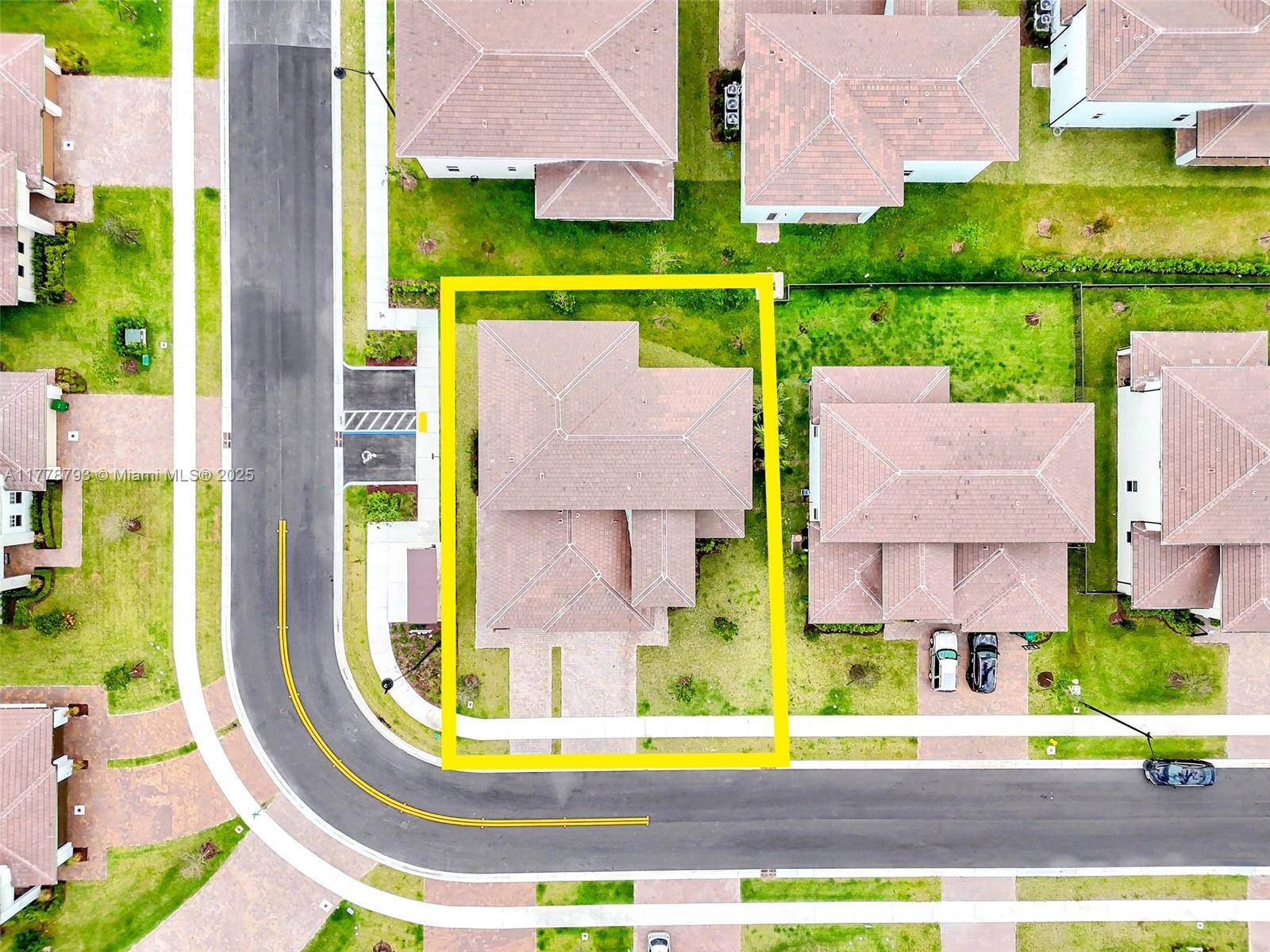 Davie, FL 33330,12228 SW 43rd St