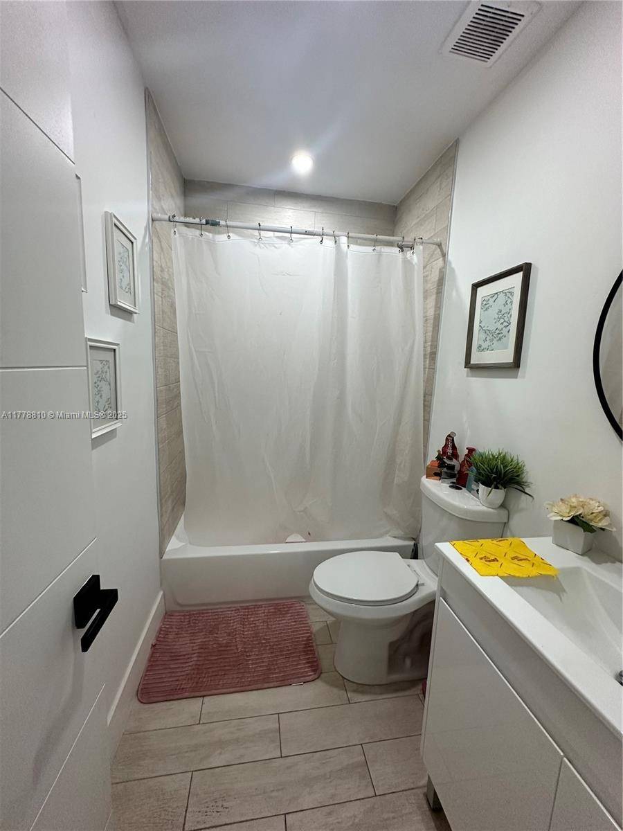 Miami, FL 33150,103 NW 68th Ter #103