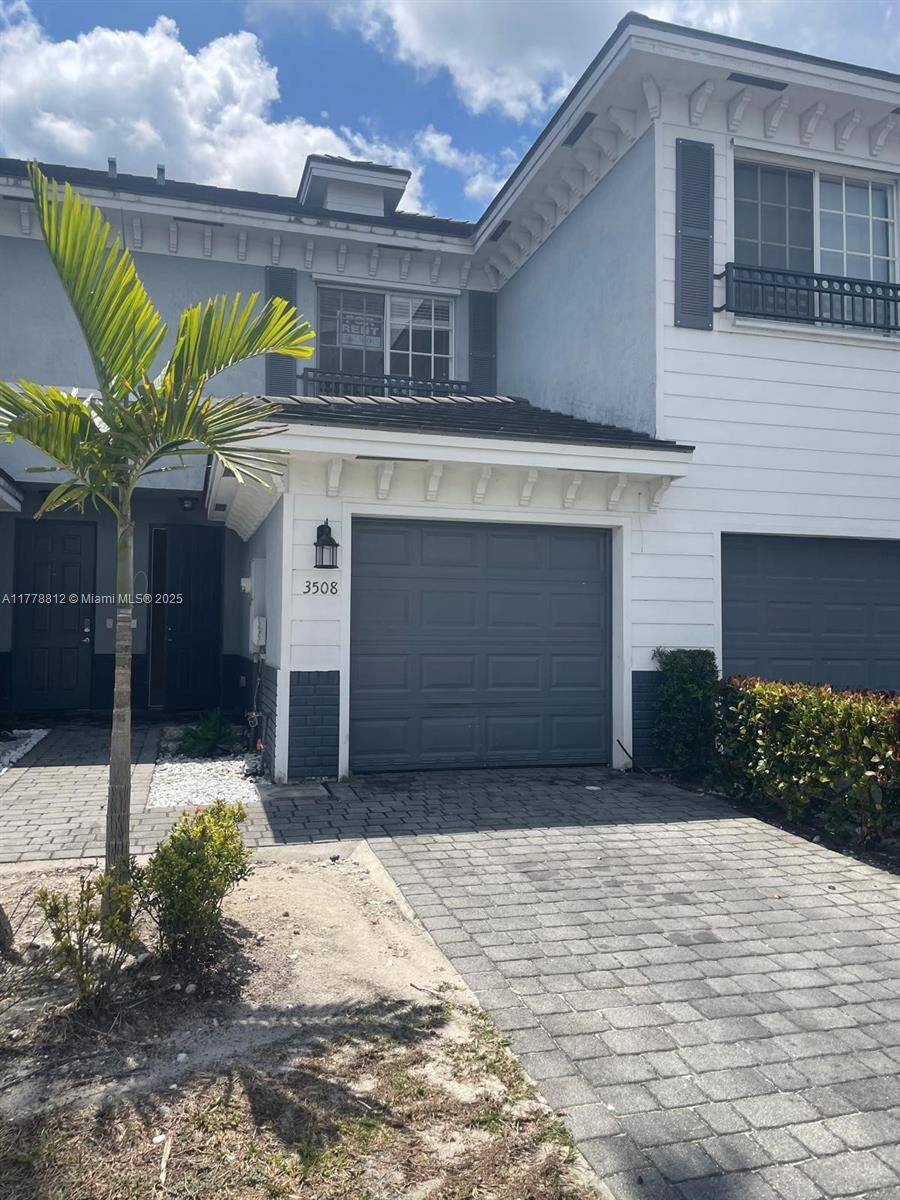 Lauderhill, FL 33311,3508 NW 13th St #3508