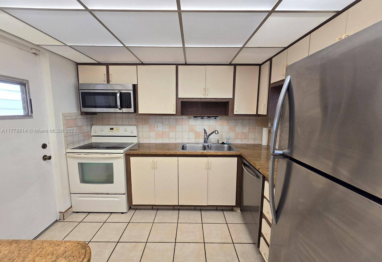 Pompano Beach, FL 33069,2313 S Cypress Bend Dr #123A