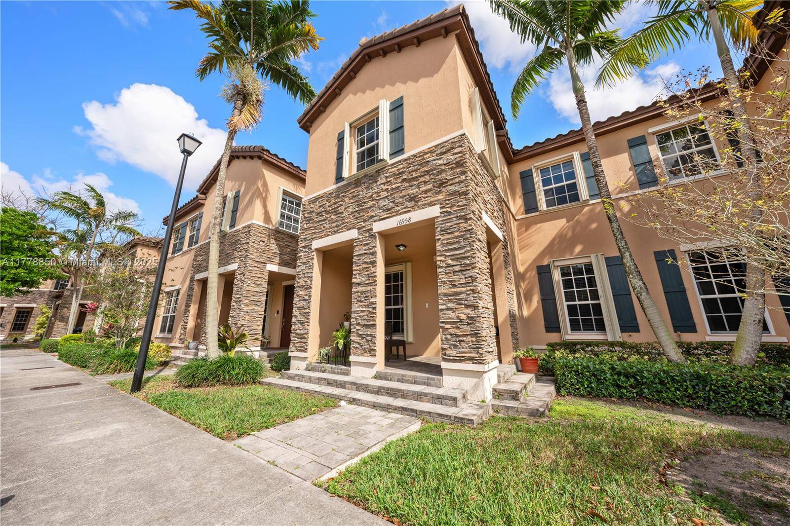 Miami, FL 33196,16958 SW 92nd St #16958