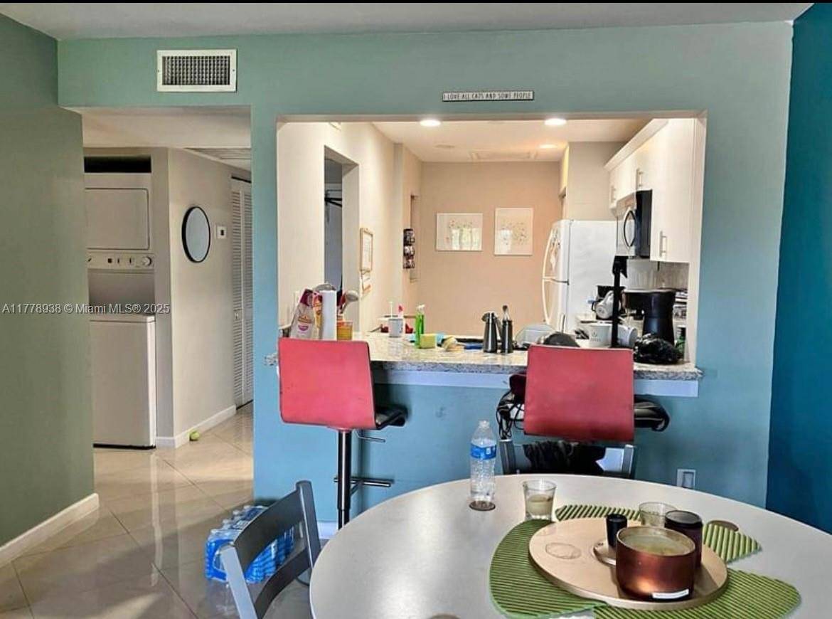 Miami, FL 33179,20805 NE 8th Ct #204-21