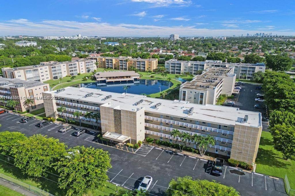 Dania Beach, FL 33004,205 SE 11th Ter #407