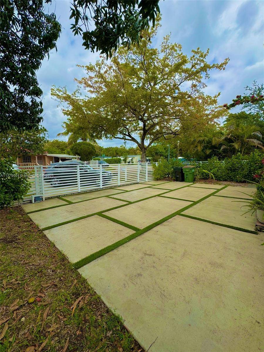 North Miami, FL 33168,12685 NW Miami Ct