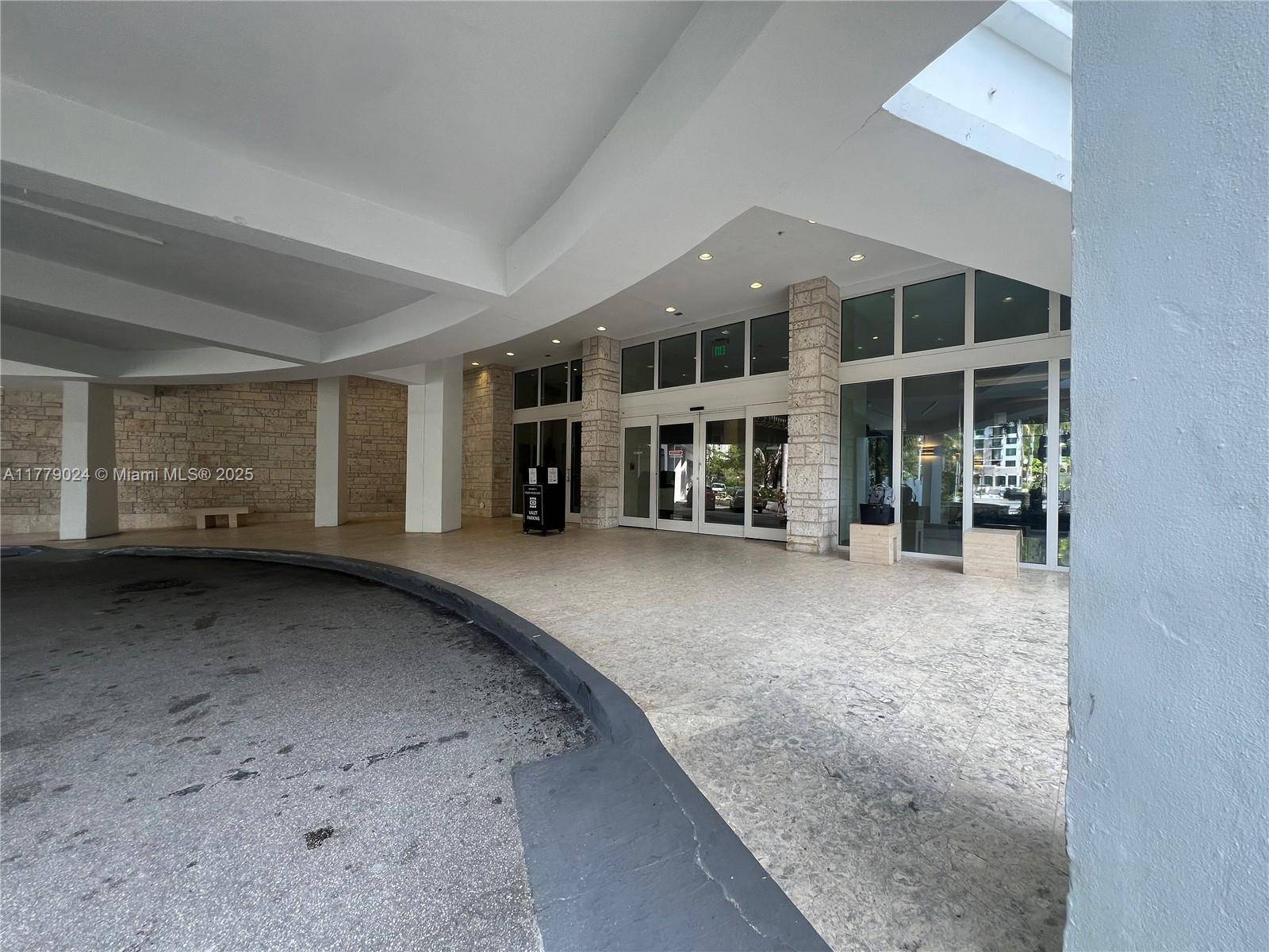Sunny Isles Beach, FL 33160,100 Bayview Dr #1829