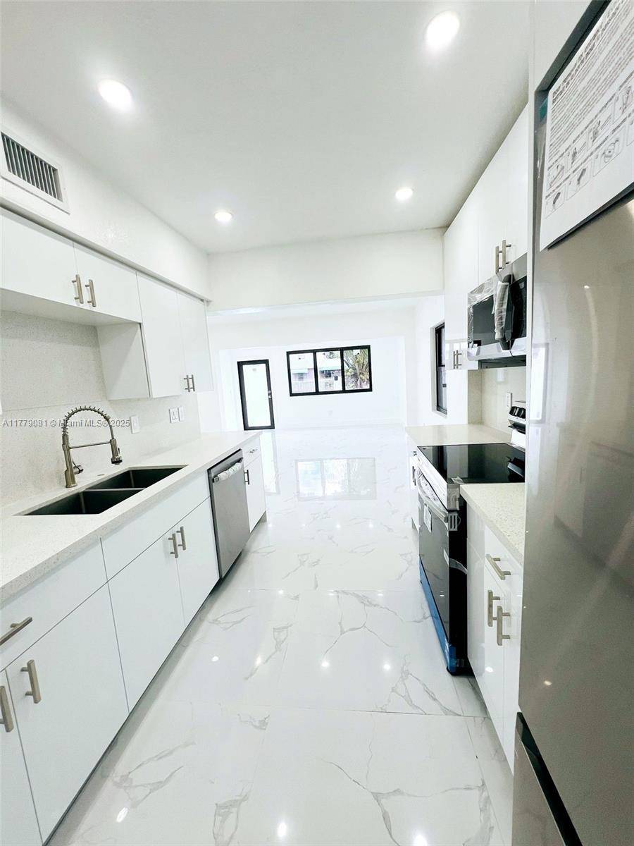 Miami, FL 33157,10215 SW 172nd St