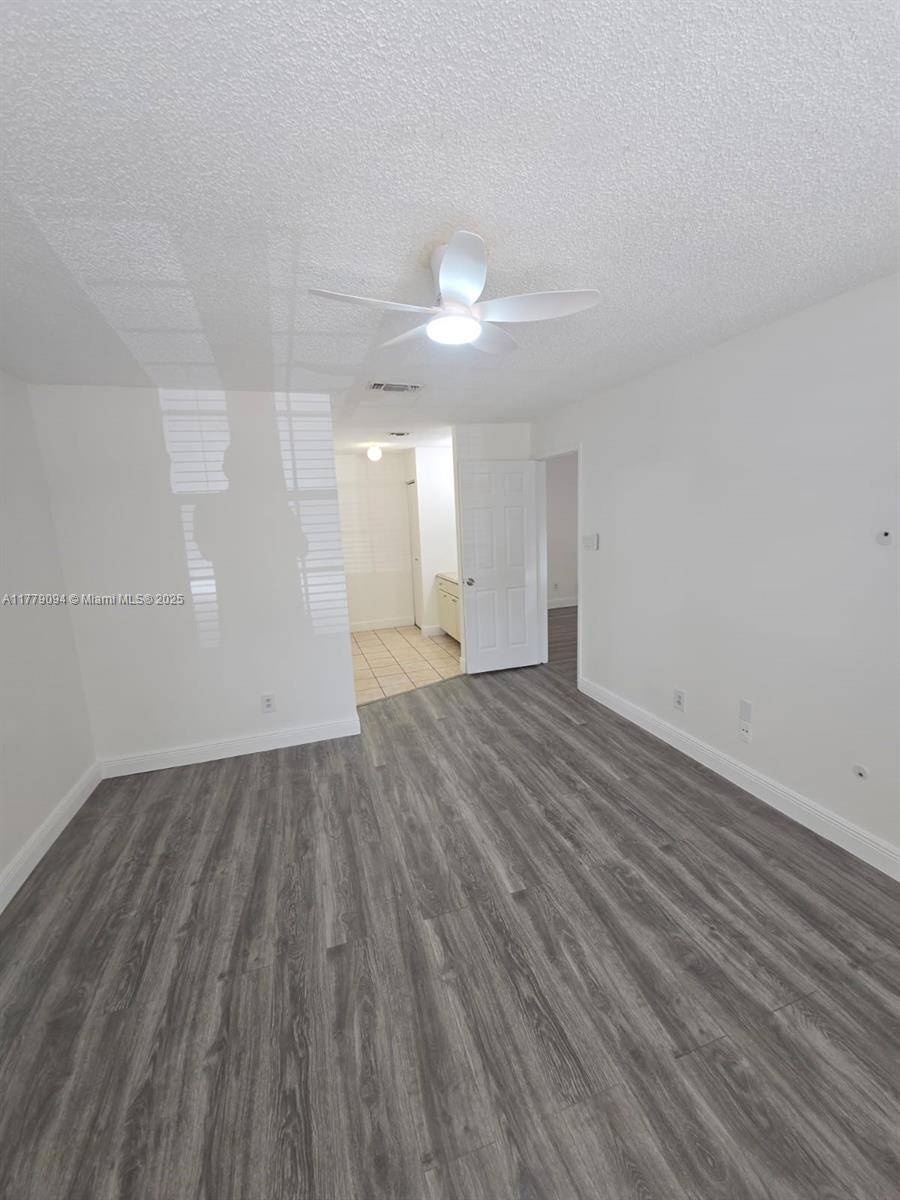 Coral Springs, FL 33071,11277 W Atlantic Blvd #105