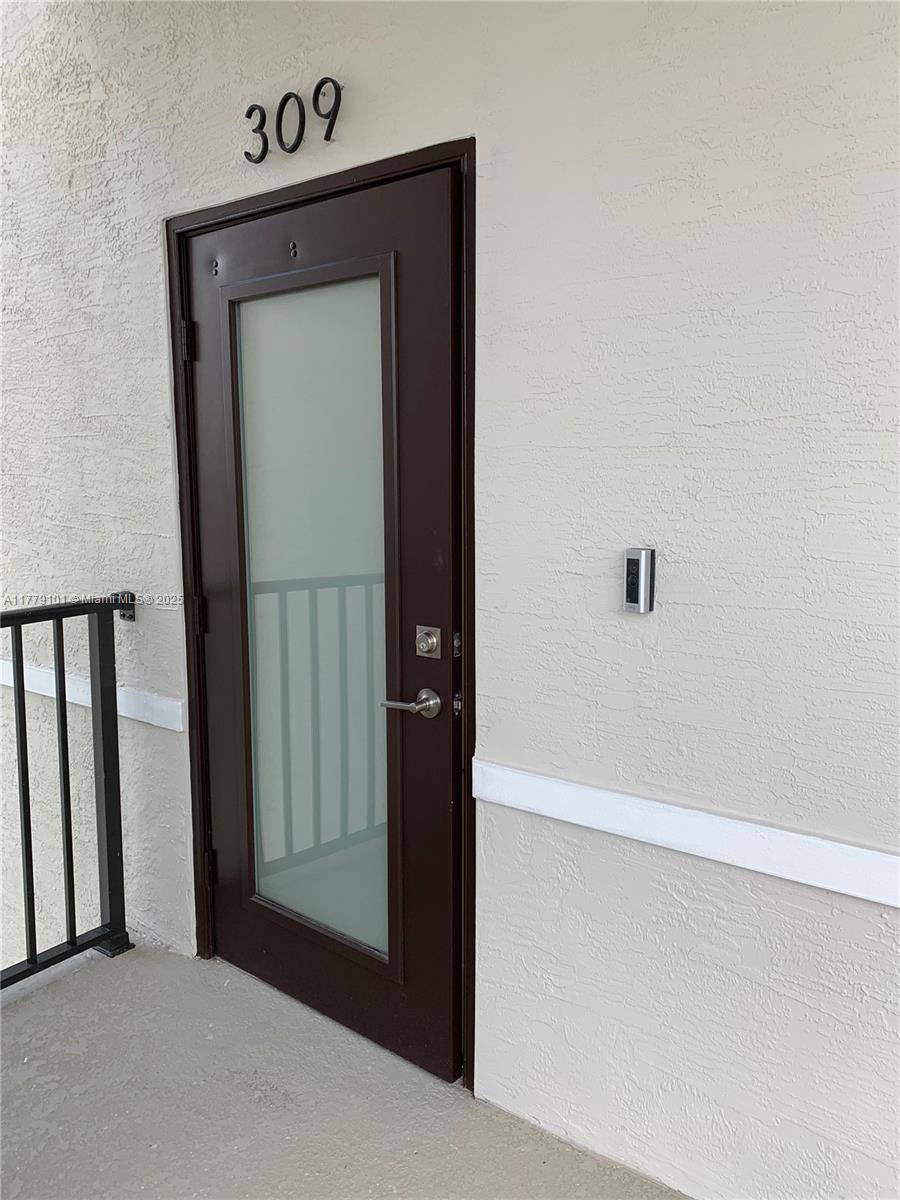Doral, FL 33166,8201 NW 41st St #D-309