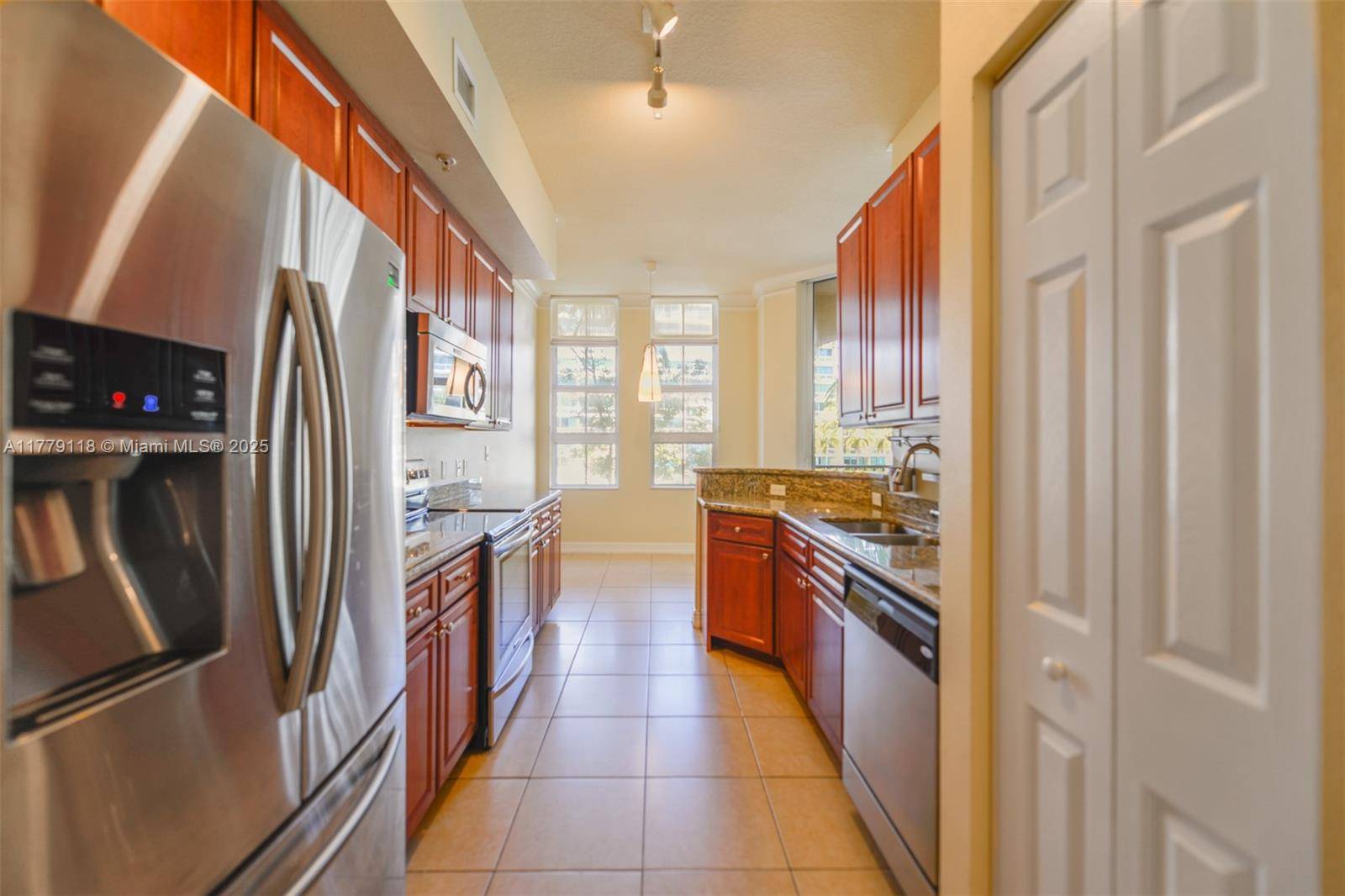 Aventura, FL 33180,3001 NE 185th St #209