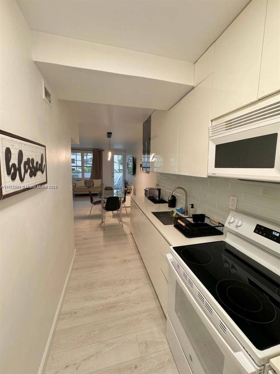 Miami Beach, FL 33139,100 Lincoln Rd #430