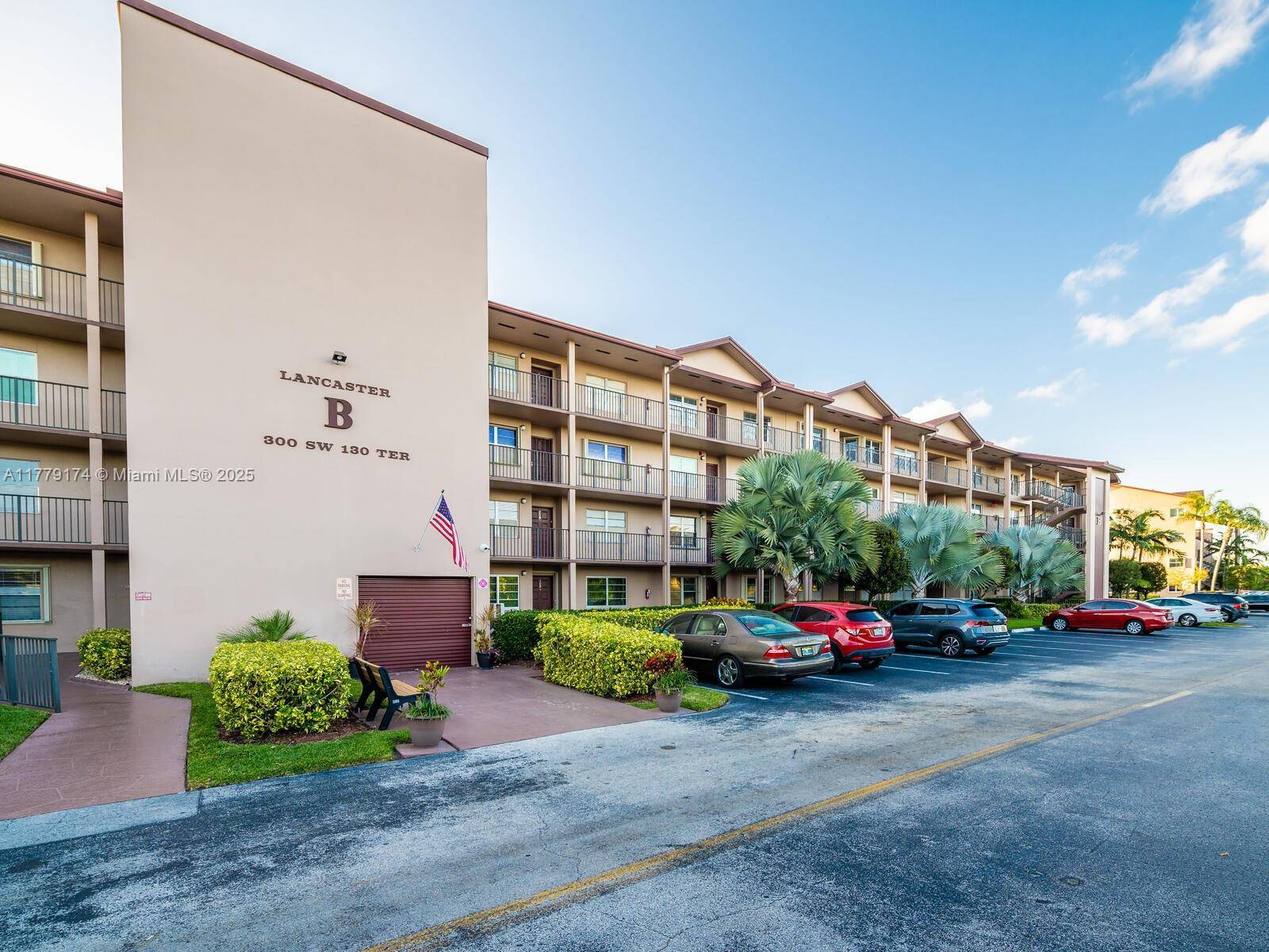 Pembroke Pines, FL 33027,300 SW 130th Ter #215B