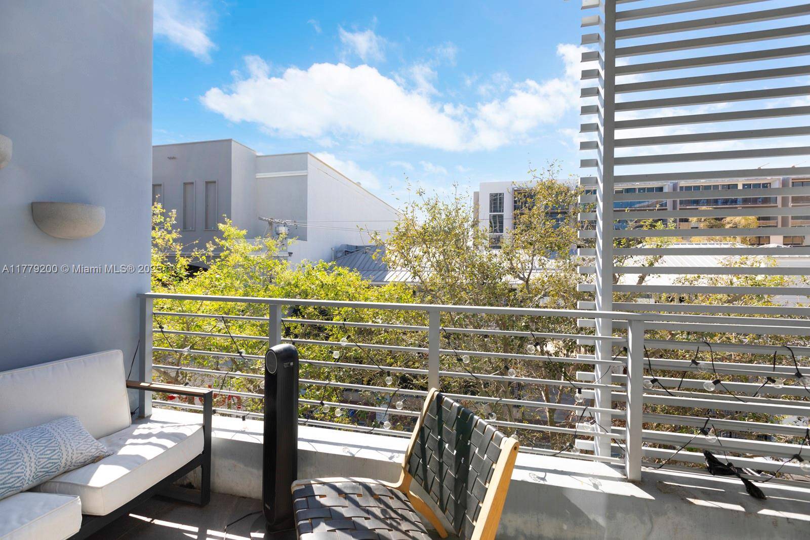 Miami, FL 33133,3339 Virginia St #311