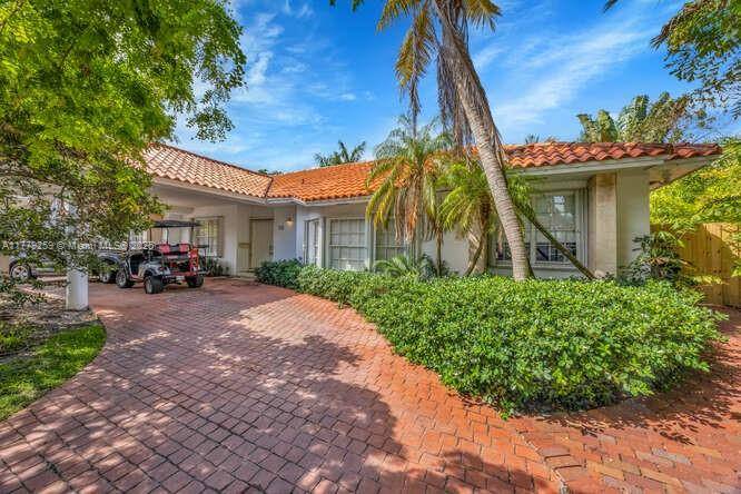 Key Biscayne, FL 33149,720 N Mashta Drive