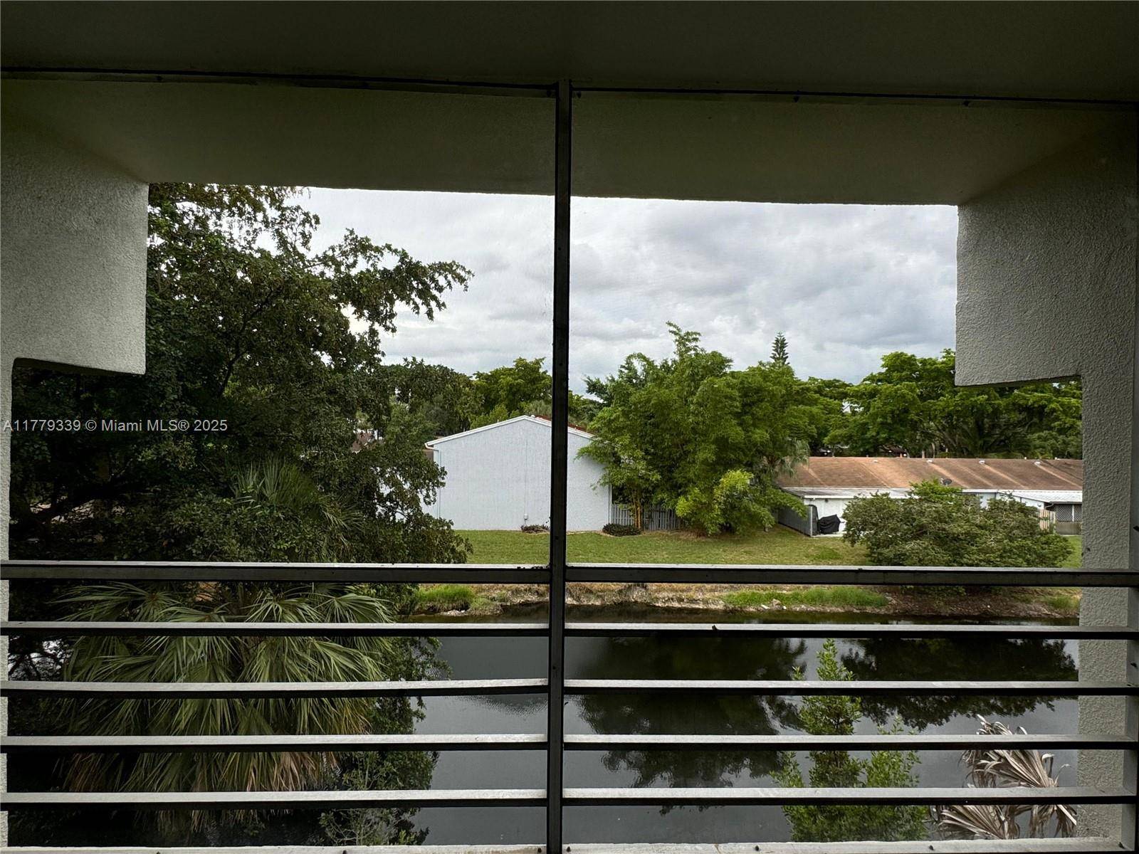 Sunrise, FL 33351,4215 N University Dr #315