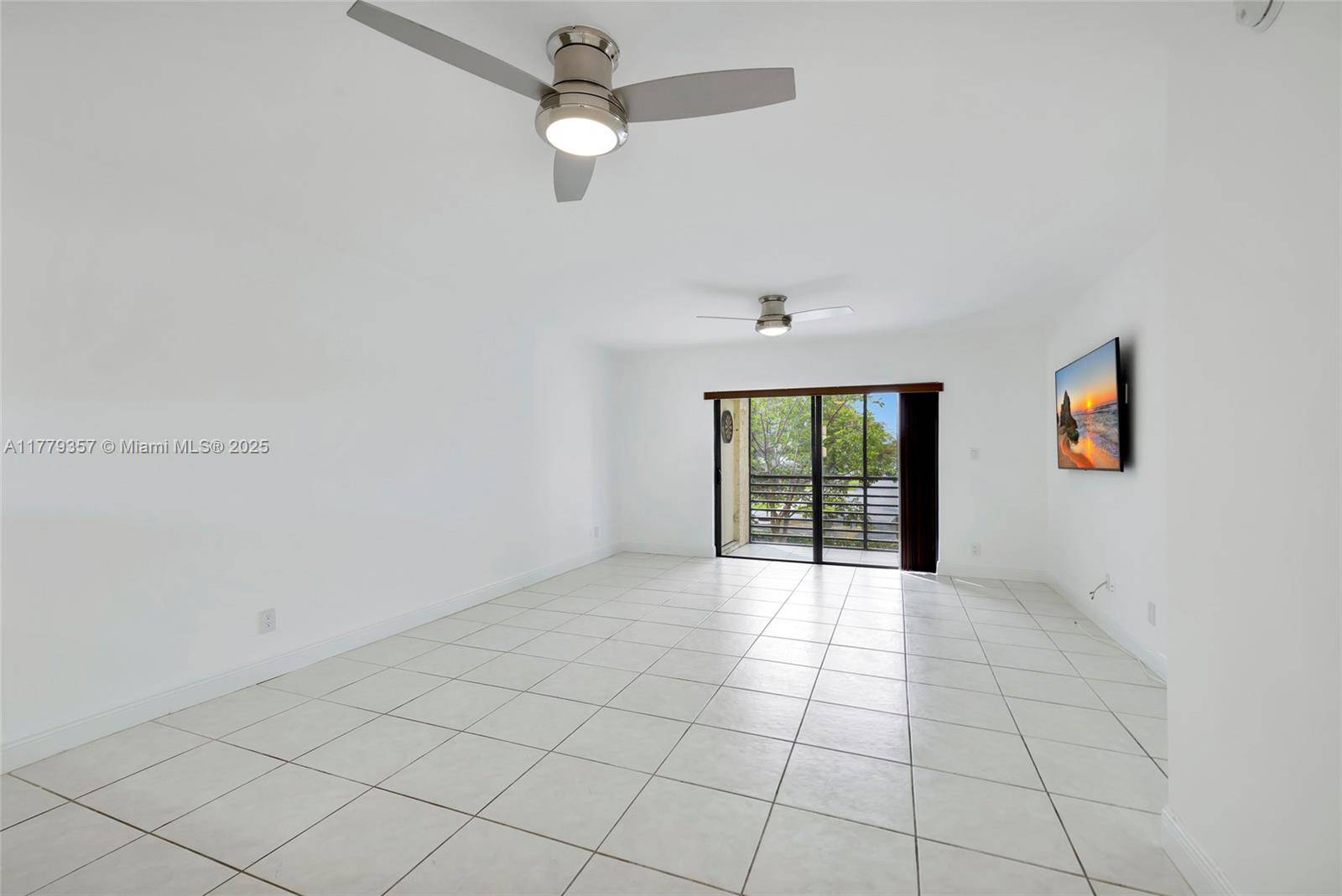 Pompano Beach, FL 33060,126 S Cypress Rd #729