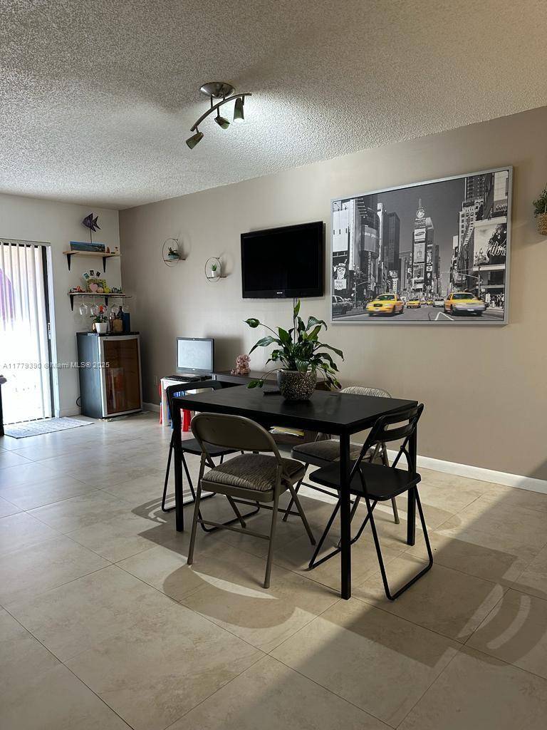 Miami, FL 33176,9301 SW 92nd Ave #402B