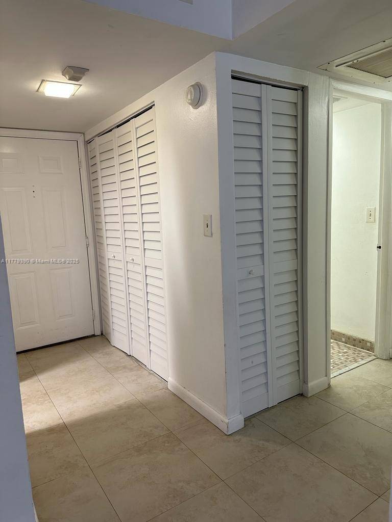 Miami, FL 33176,9301 SW 92nd Ave #402B
