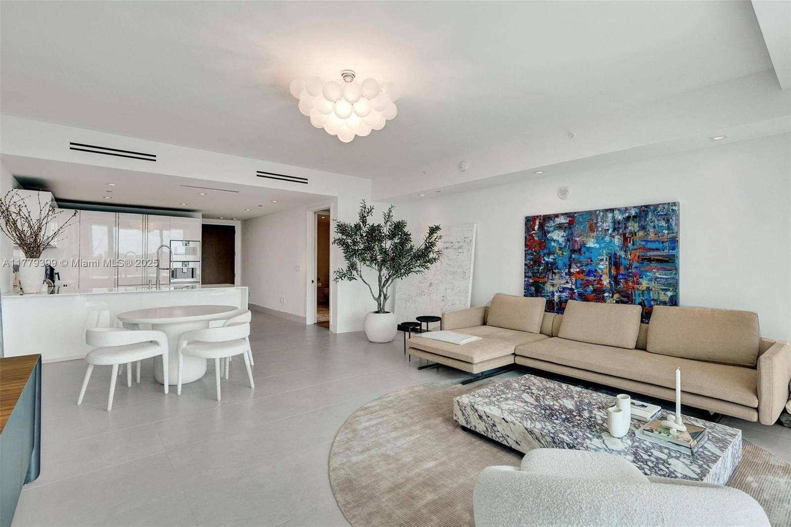 Bal Harbour, FL 33154,10201 Collins Ave #404