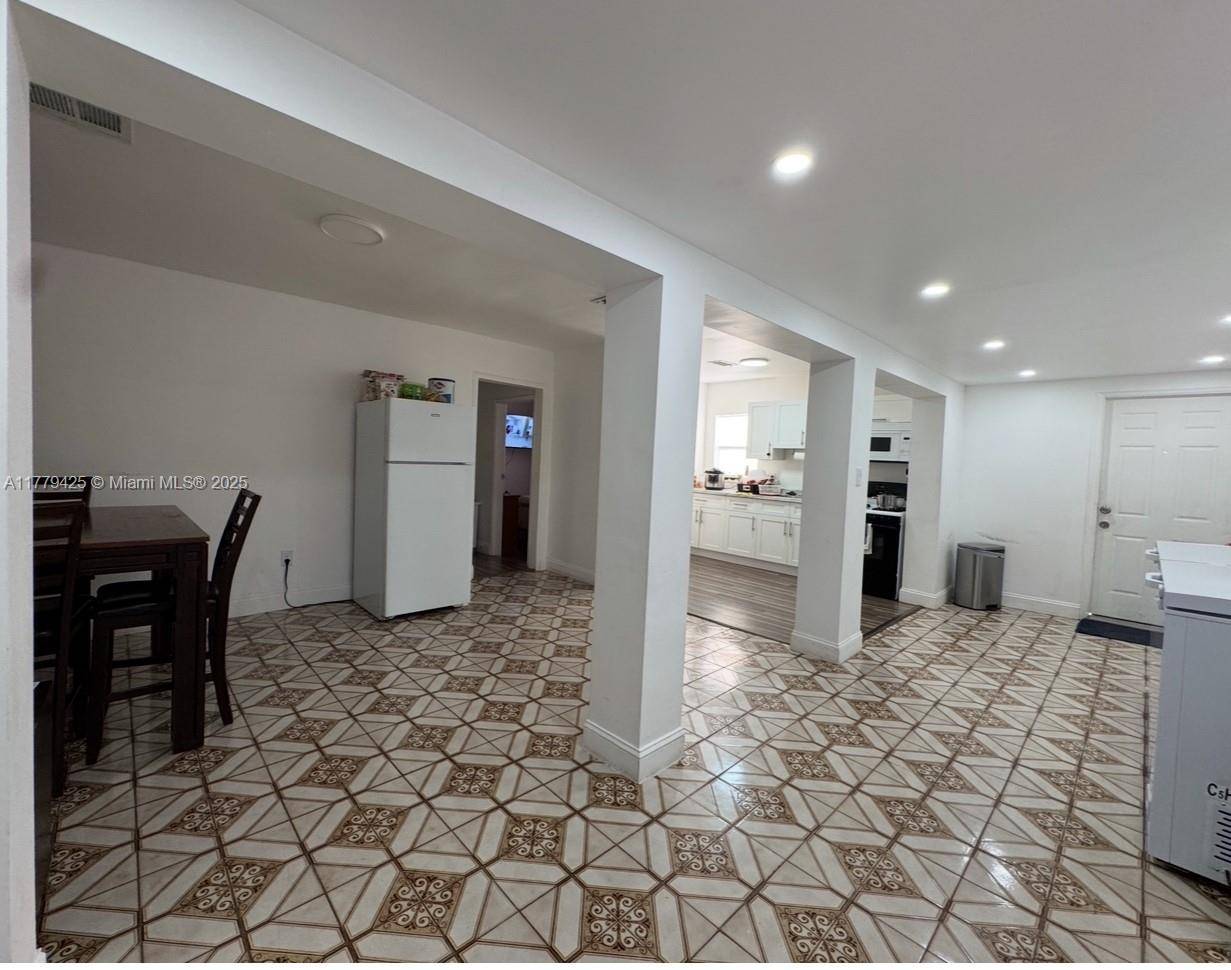 Hialeah, FL 33013,602 E 50th St