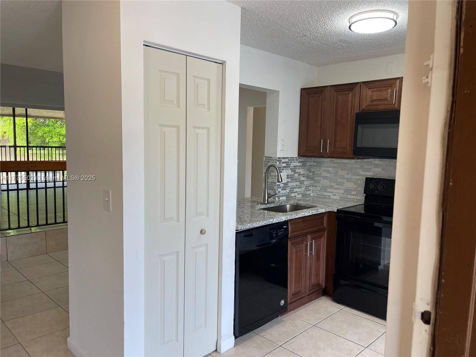 Coral Springs, FL 33065,2584 Riverside Dr #424