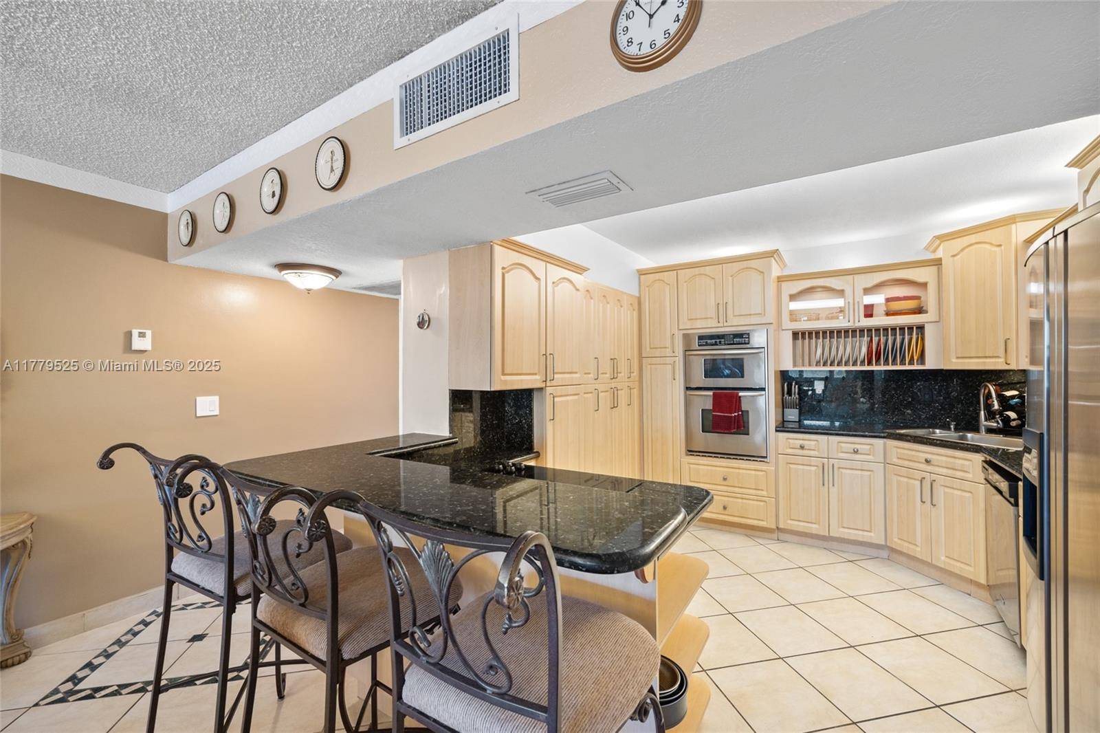 Hollywood, FL 33019,3725 S Ocean Dr #1124