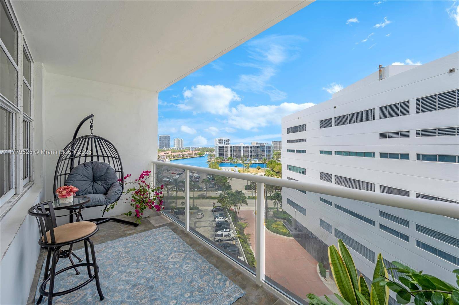 Hollywood, FL 33019,3725 S Ocean Dr #1015